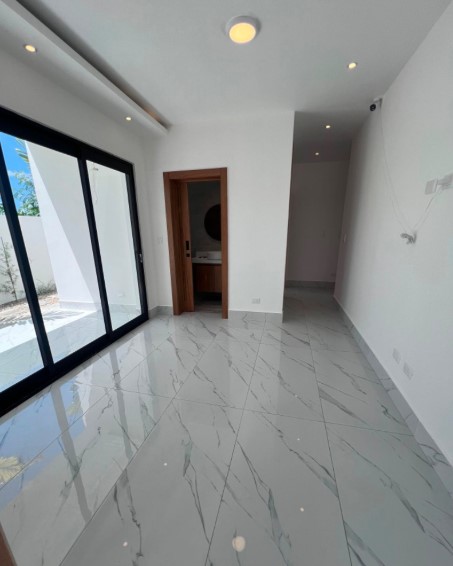 ???? VENTA DE CASA EN PROYECTO CERRADO – ESTILO MIAMI GURABO AL MEDIO Foto 7296419-14.jpg