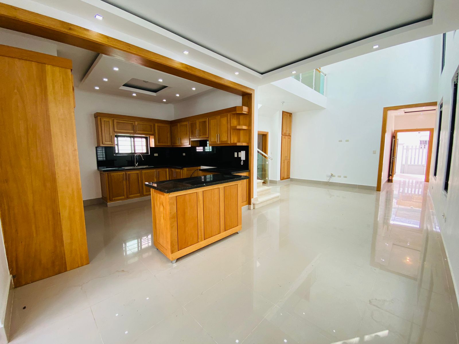 Casa con 3 Habitaciones y Piscina de Venta en Urb. Palmas del Valle! Foto 7296429-7.jpg