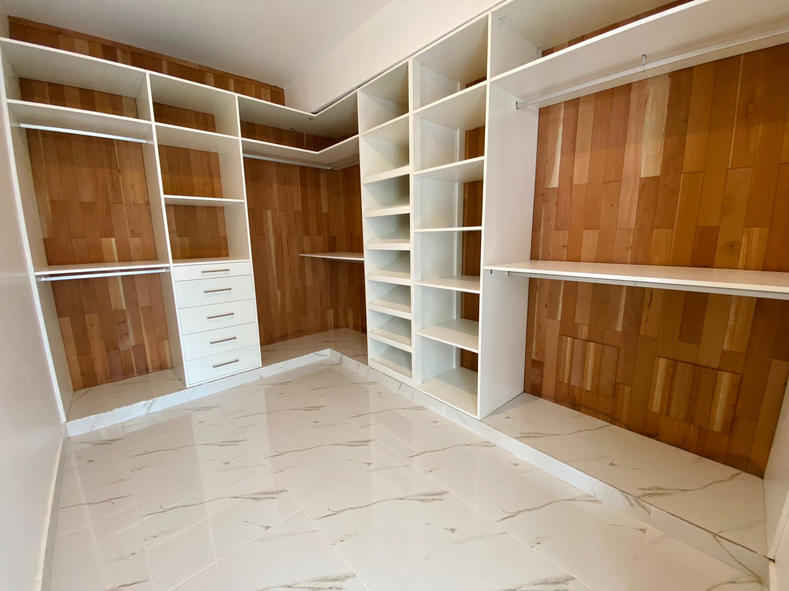 Casa 4 Habitaciones y Cocina con Línea Blanca de Venta en Villa María! Foto 7296431-13.jpg