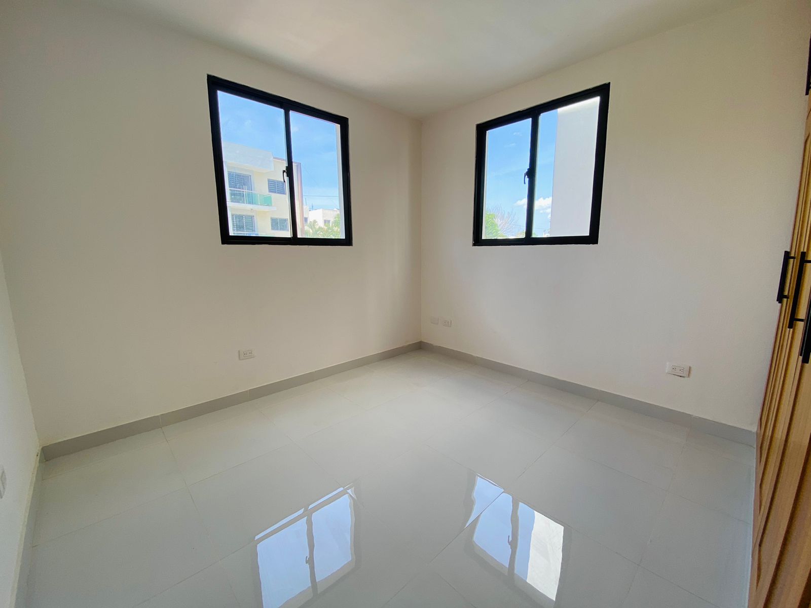 Apartamento de 3 Habitaciones Piscina y 2 Parqueos de Venta en Gurabo Foto 7296432-12.jpg