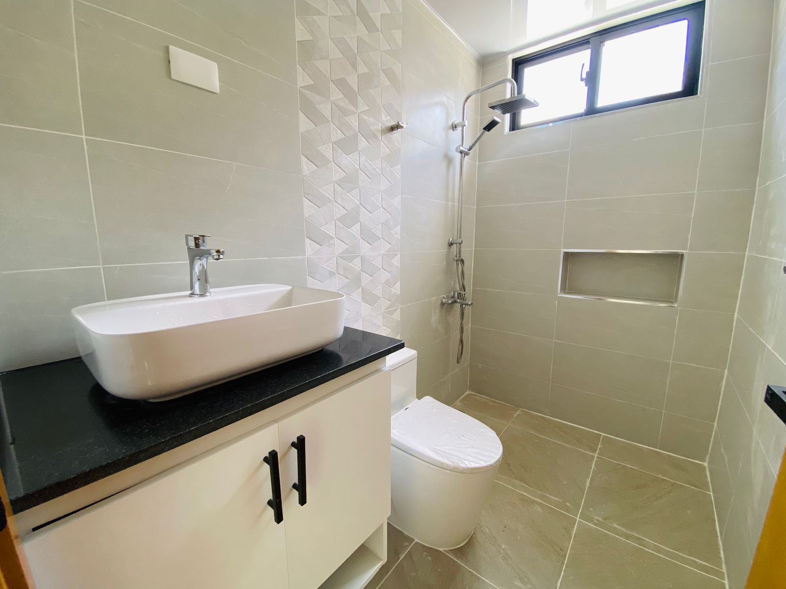 Apartamento de 3 Habitaciones Piscina y 2 Parqueos de Venta en Gurabo Foto 7296432-14.jpg