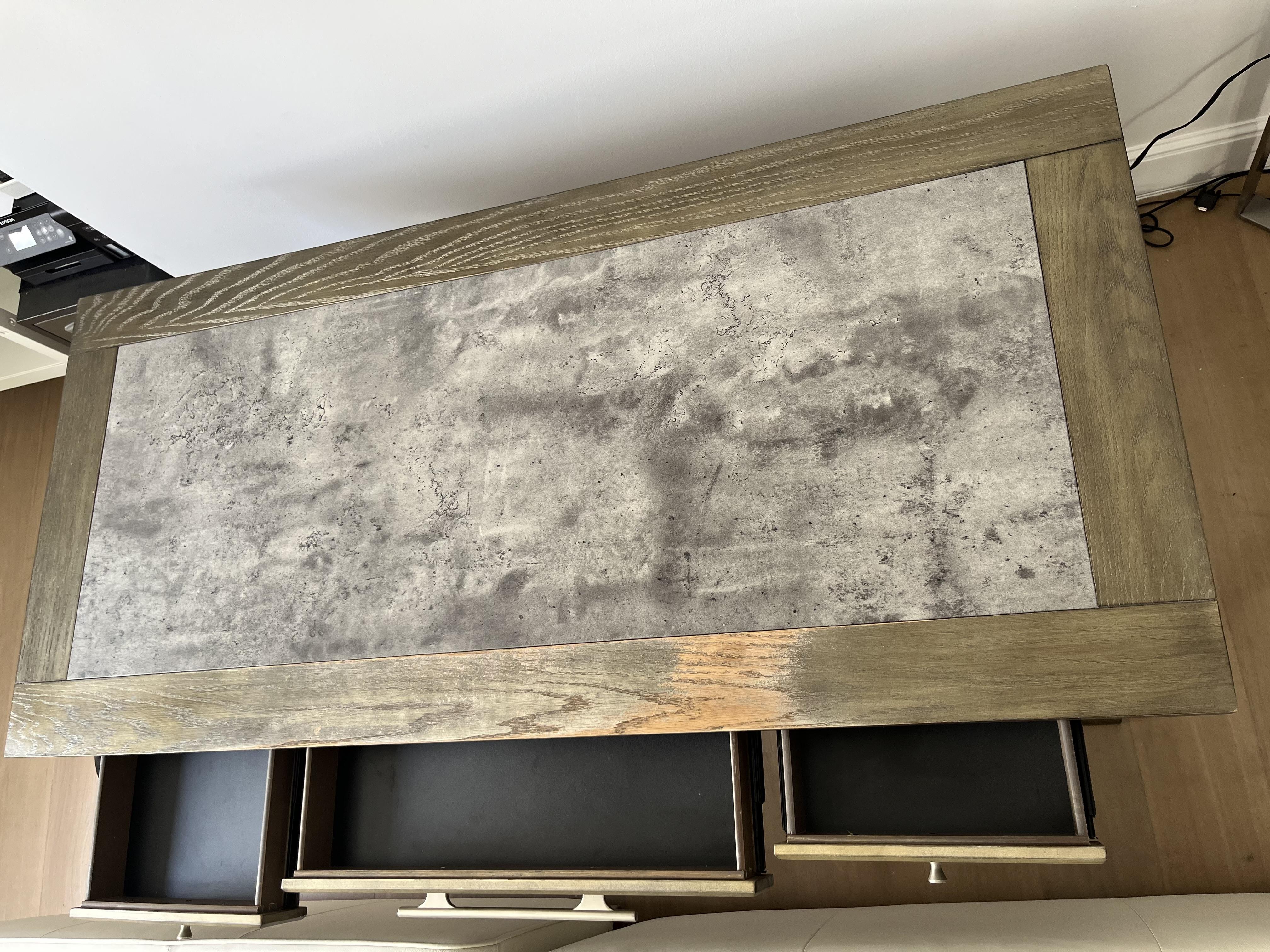 Vendo hermoso escritorio de madera con piedra. Foto 7296491-5.jpg