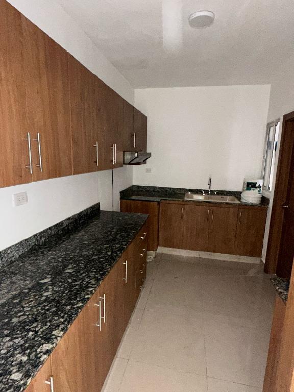 Vendo Apartamento Con amplios espacios y excelente distribución.  Ubic Foto 7296879-1.jpg