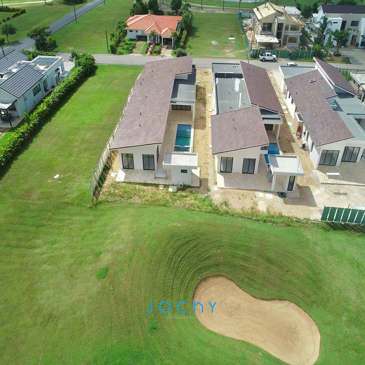 Jochy Real Estate vende 2 villas en La Estancia Golf Resort La Romana  Foto 7296968-15.jpg