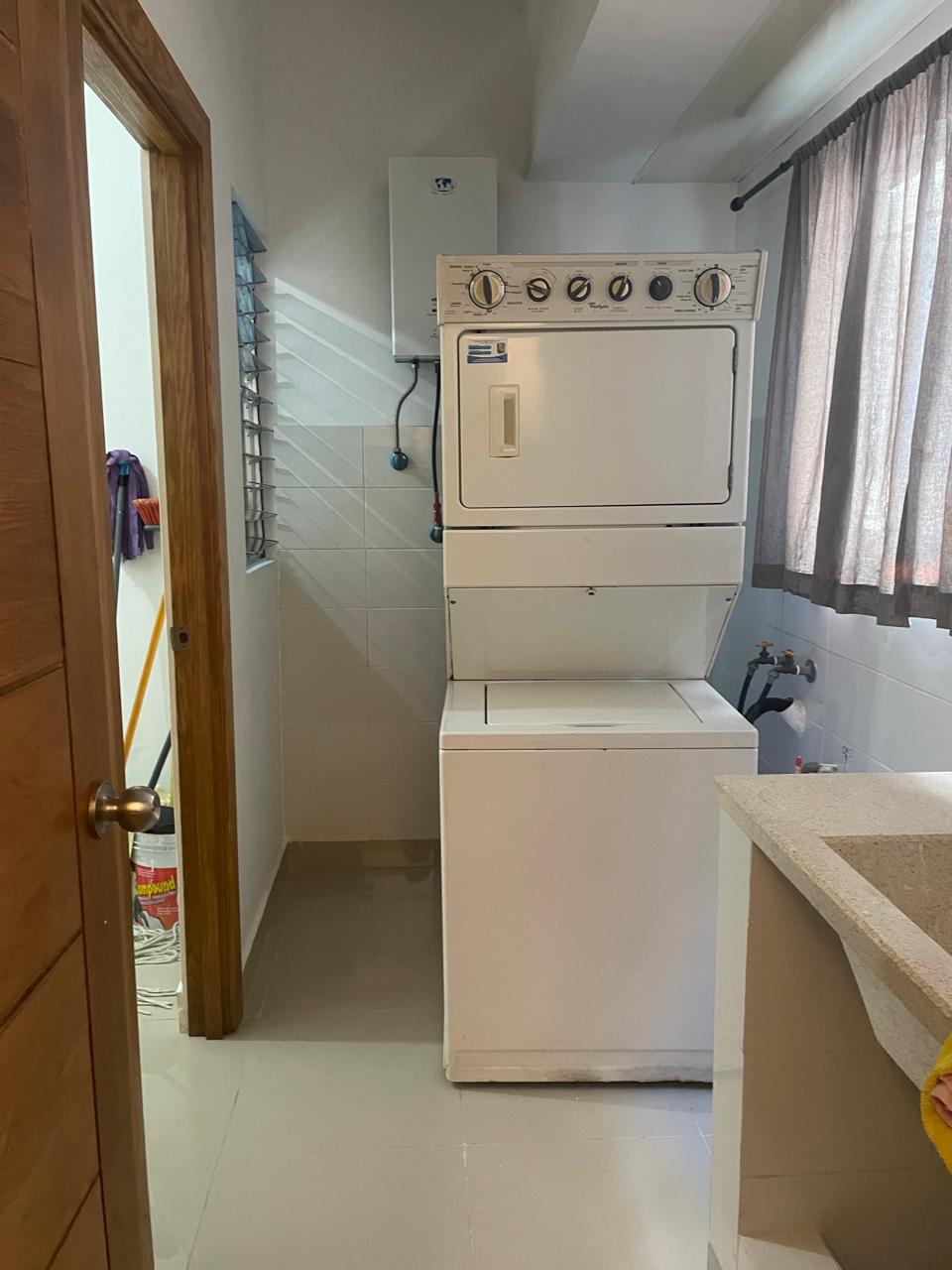 Apartamento amueblado 2 hab en Gazcue Foto 7297841-11.jpg
