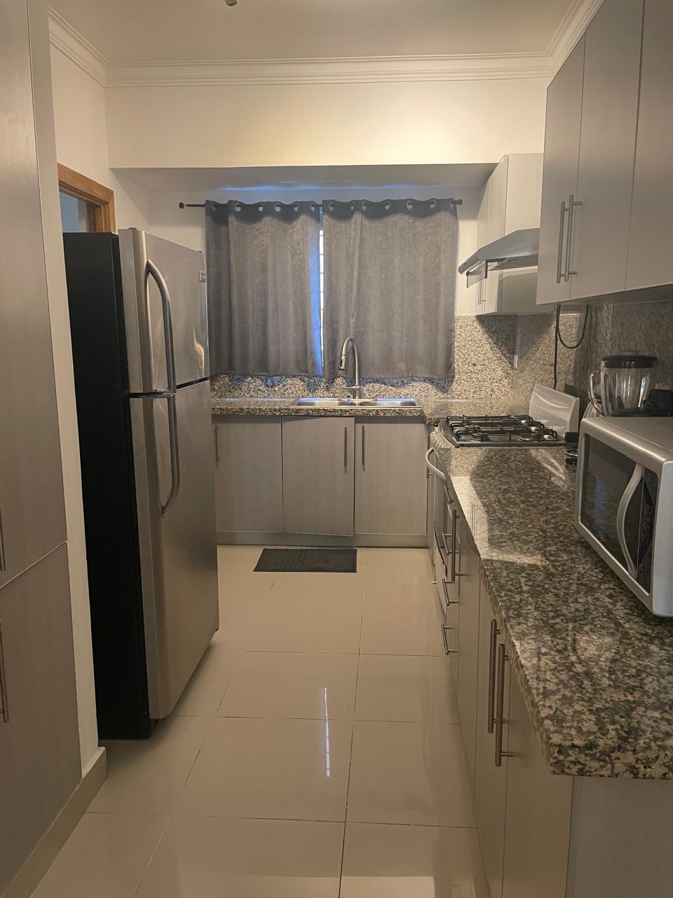 Apartamento amueblado 2 hab en Gazcue Foto 7297841-3.jpg