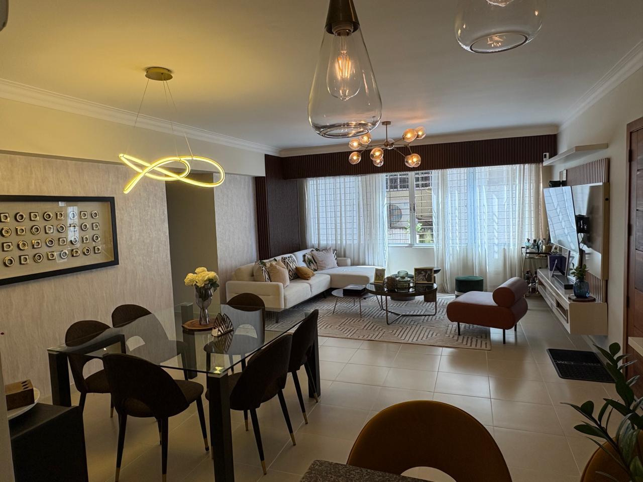 Apartamento con Línea Blanca en Venta en Evaristo Morales Foto 7298027-2.jpg