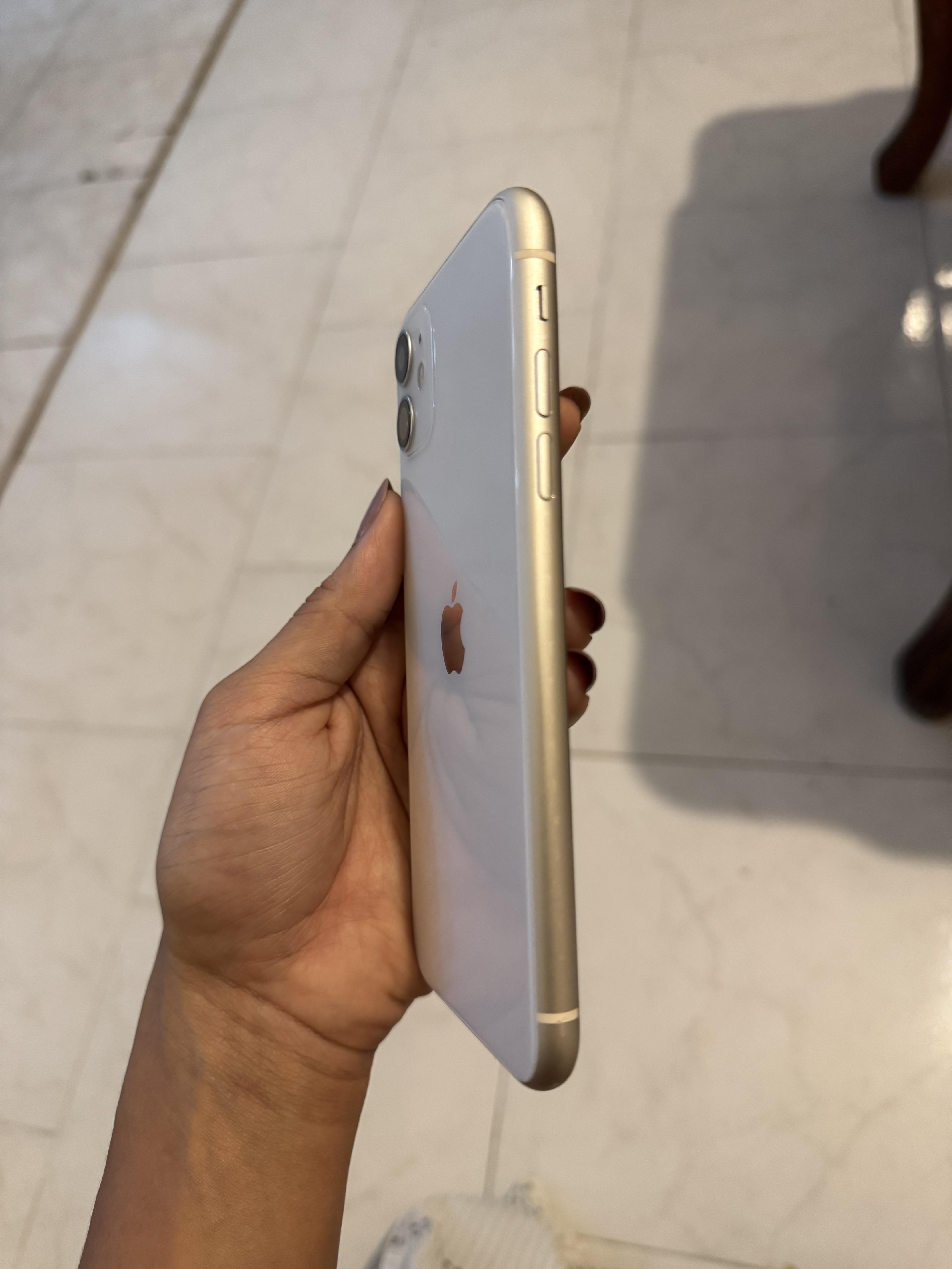 IPhone 11 Blanco Foto 7298724-2.jpg