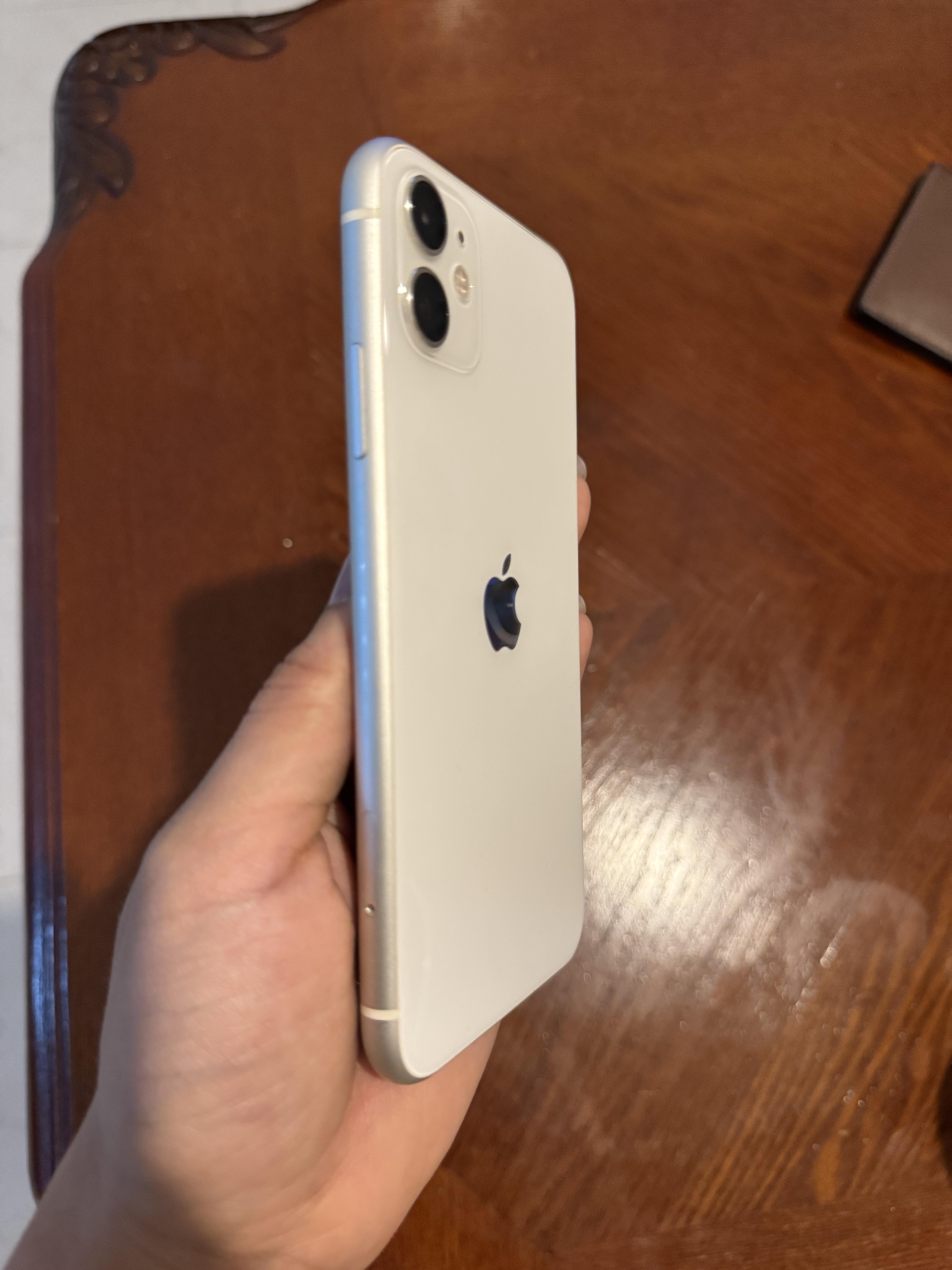 IPhone 11 Blanco Foto 7298724-3.jpg