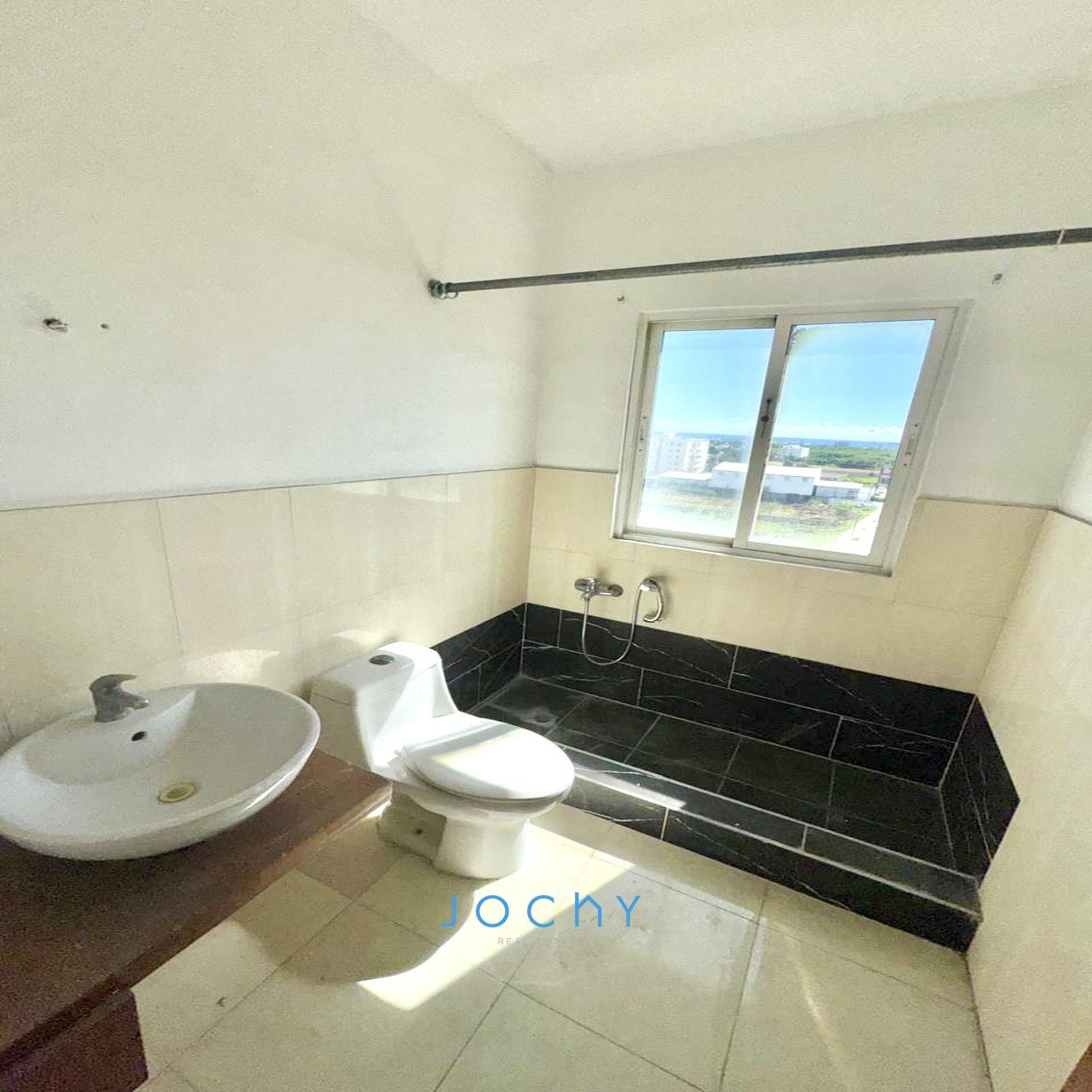 Jochy Real Estate vende apto en el residencial Bella Stonia La Romana  Foto 7298986-9.jpg