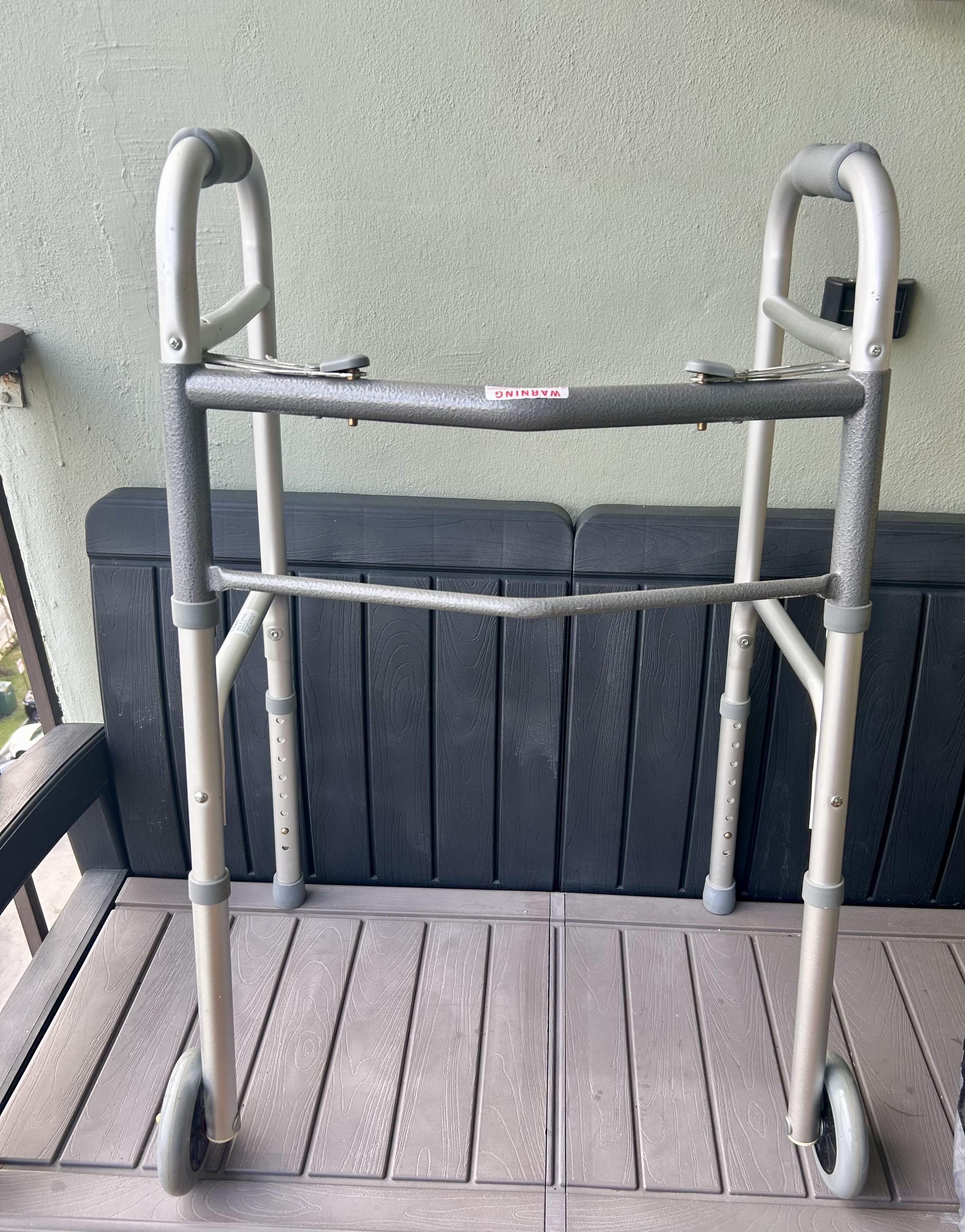 Andador para Adultos con Movilidad Limitada Foto 7299908-3.jpg