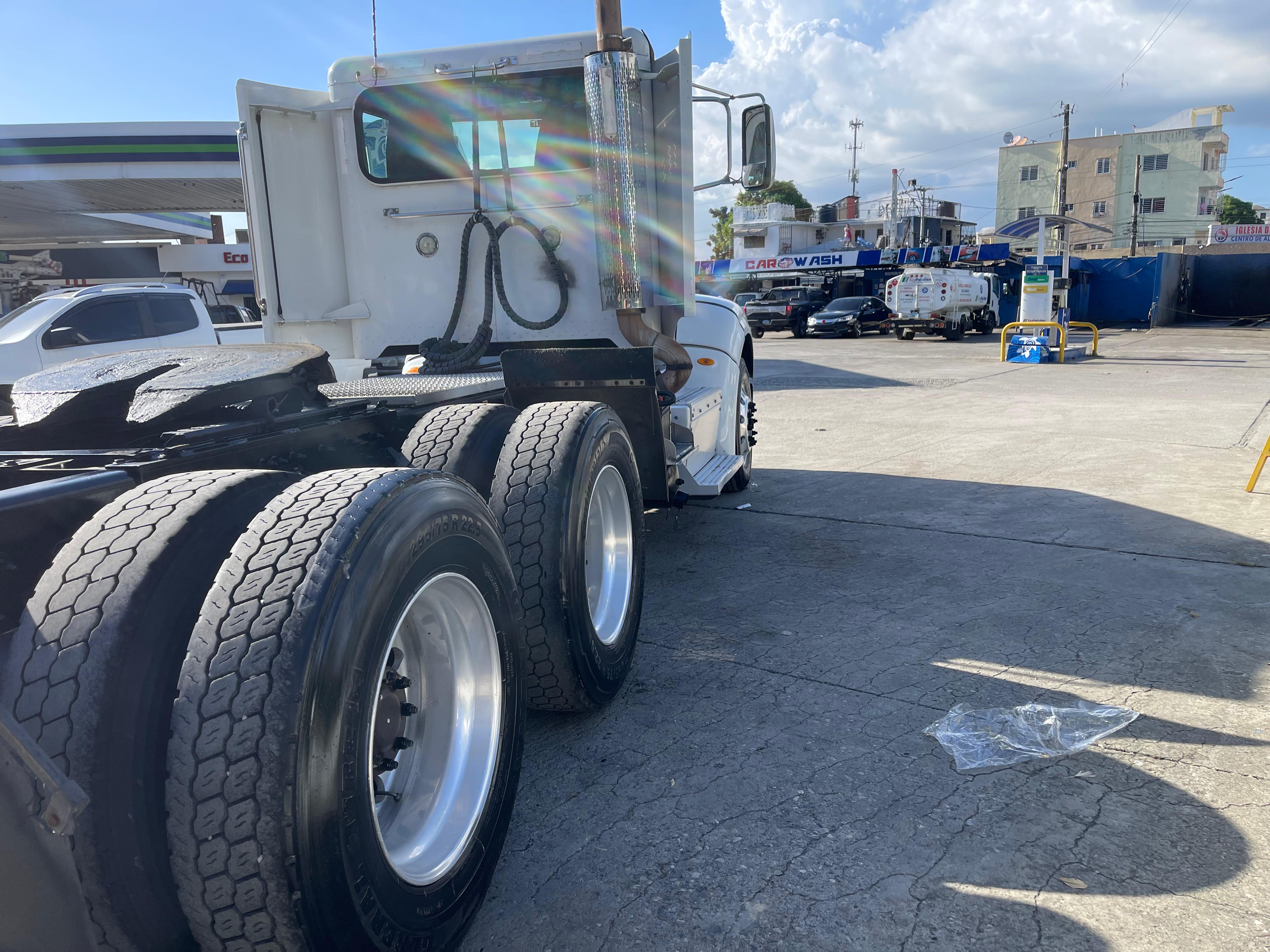 Peterbilt 375 año 2013 motor Paccar MX / trasmision manual OFERTA NAVI Foto 7299915-4.jpg