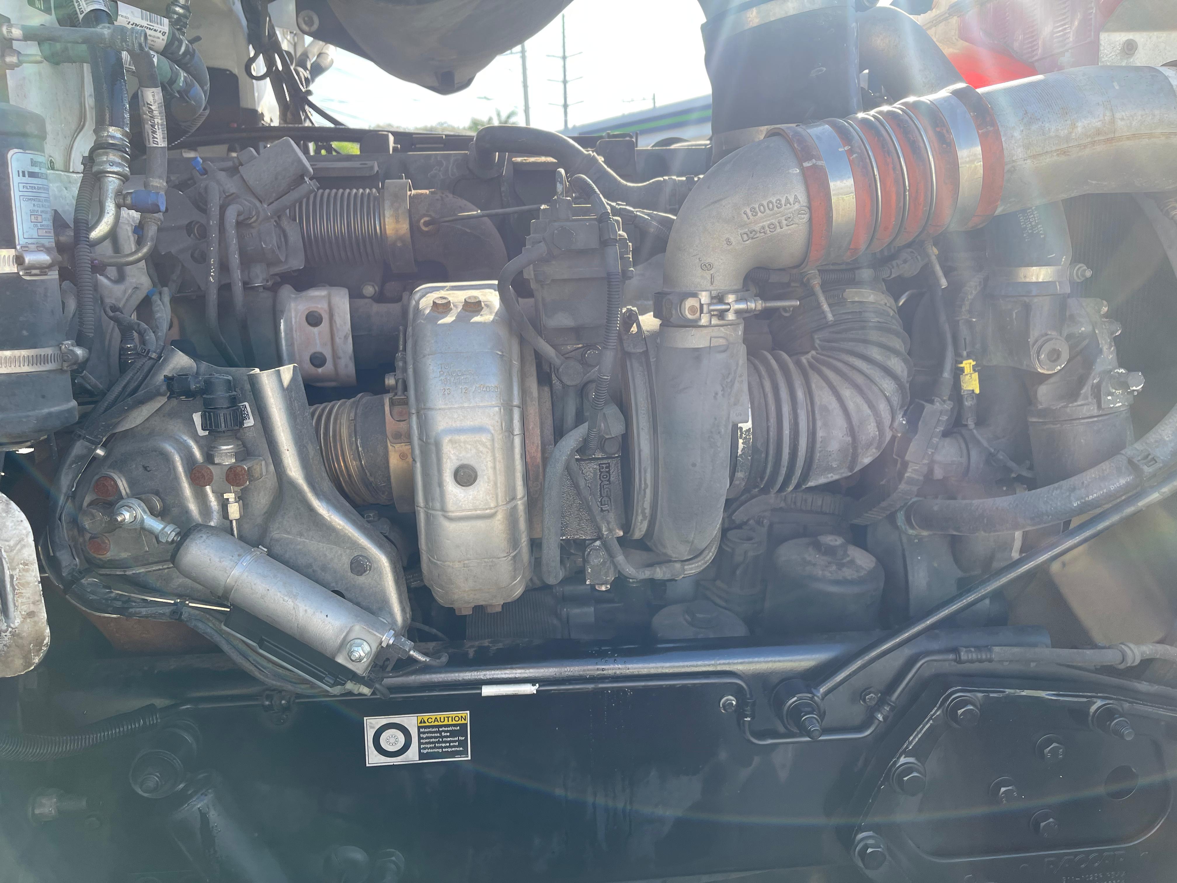 Peterbilt 375 año 2013 motor Paccar MX / trasmision manual OFERTA NAVI Foto 7299915-5.jpg