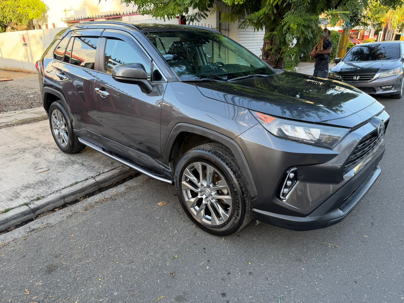 toyota rav4 2021 Foto 7300100-4.jpg
