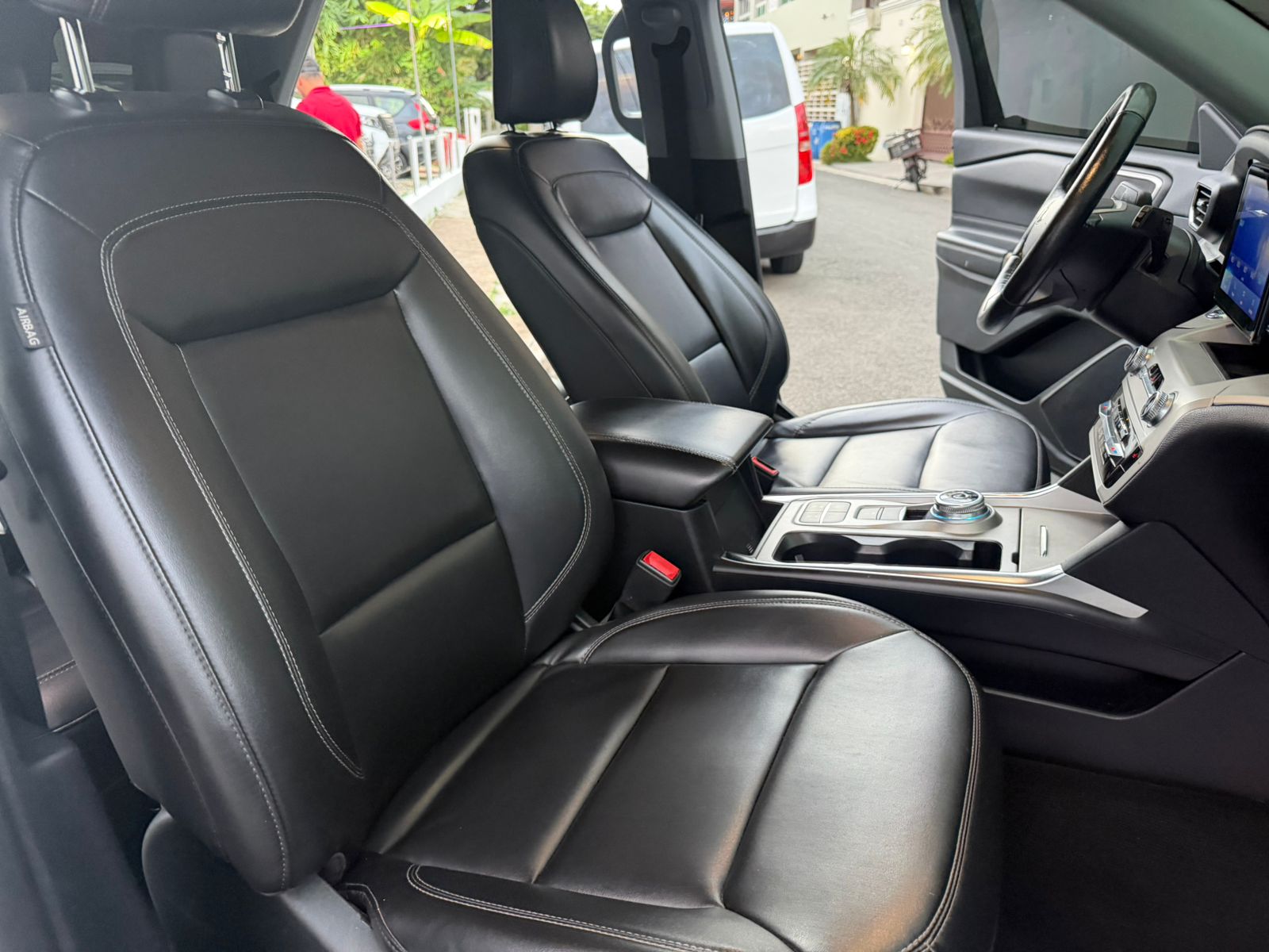 FORD EXPLORER XLT 2021 Foto 7300469-3.jpg