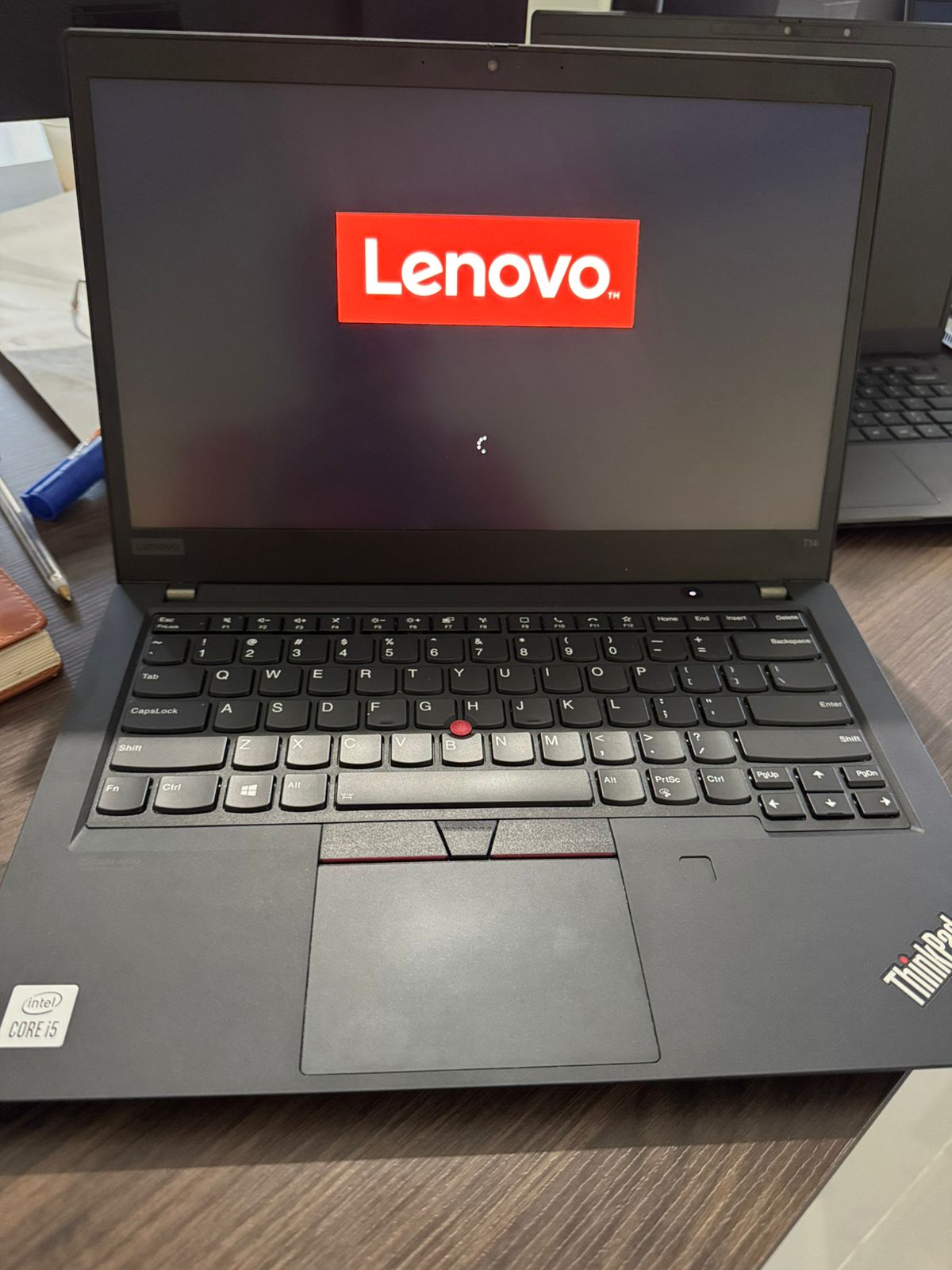 LAPTOP Lenovo ThinkPad T14 Gen5 .  Foto 7300916-3.jpg