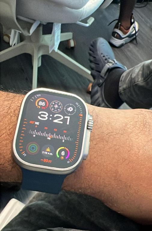 Apple Watch Ultra 2 49mm Foto 7301213-1.jpg