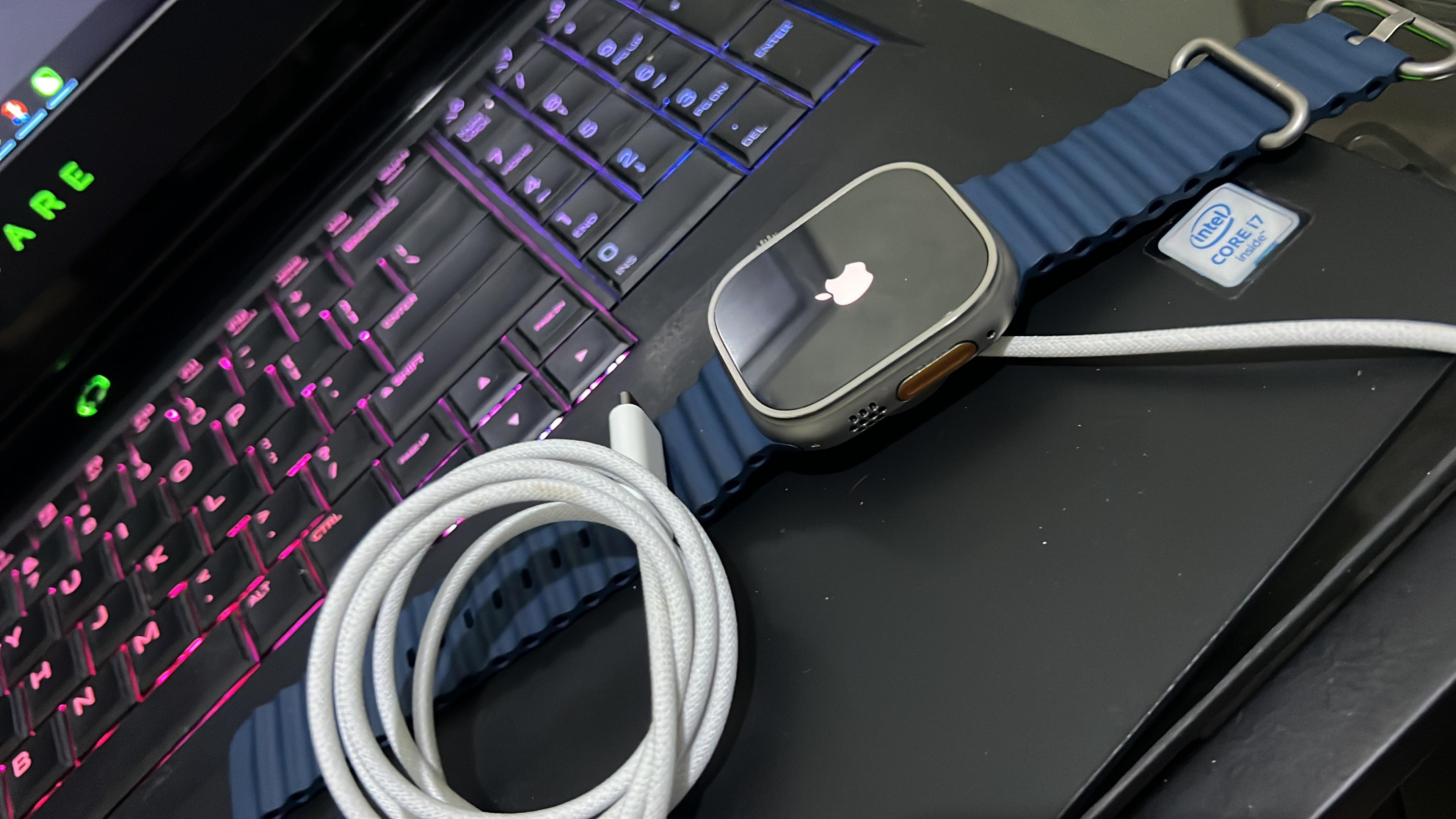 Apple Watch Ultra 2 49mm Foto 7301213-2.jpg