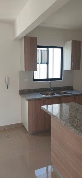 ???? APARTAMENTO EN RENTA – LOS RIELES GURABO SANTIAGO Foto 7301225-10.jpg
