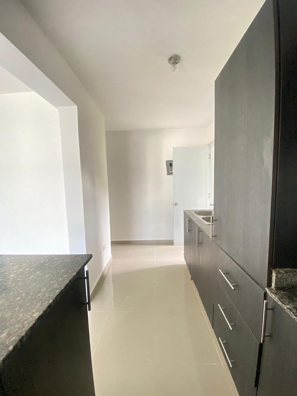 Acogedor apartamento listo para estrenar en la Av. Charles de Gaulle.  Foto 7301452-4.jpg