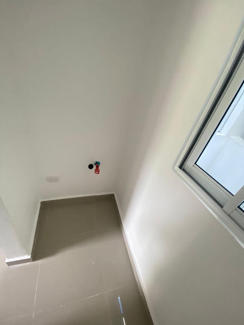 Acogedor apartamento listo para estrenar en la Av. Charles de Gaulle.  Foto 7301452-8.jpg