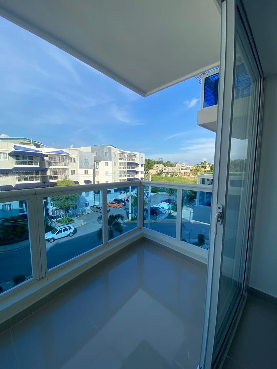 Acogedor apartamento listo para estrenar en la Av. Charles de Gaulle.  Foto 7301452-9.jpg
