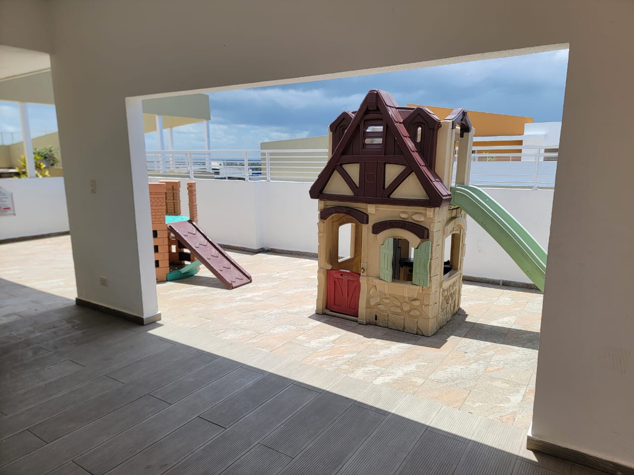 RENTO CONFORTABLE APART EN TORRE STO. DGO. ESTE. PISCINA Y AREAS SOCIA Foto 7302309-11.jpg
