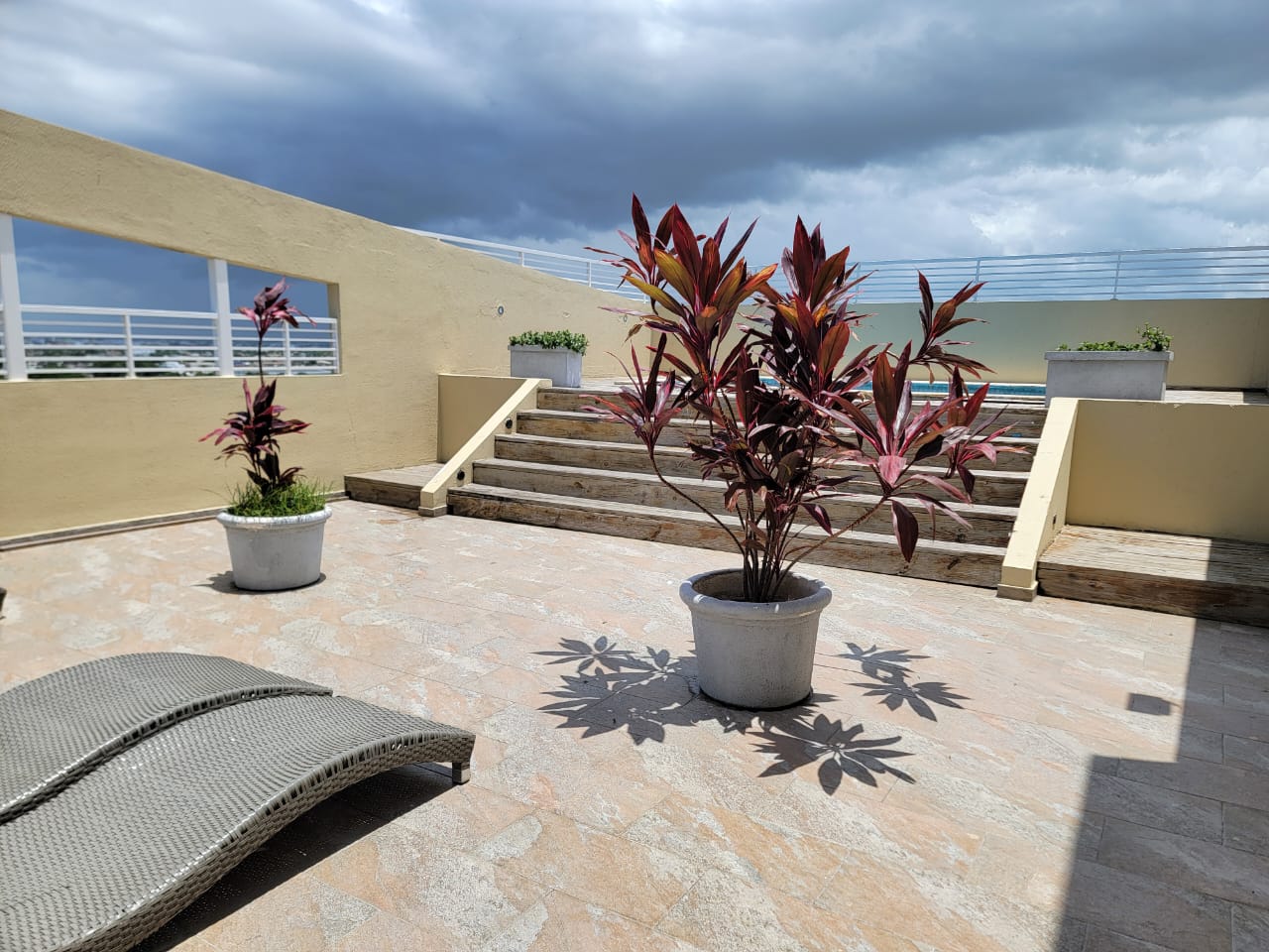 RENTO CONFORTABLE APART EN TORRE STO. DGO. ESTE. PISCINA Y AREAS SOCIA Foto 7302309-12.jpg