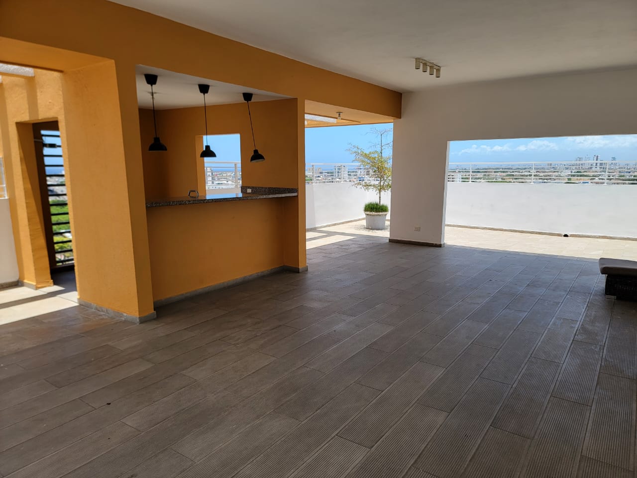 RENTO CONFORTABLE APART EN TORRE STO. DGO. ESTE. PISCINA Y AREAS SOCIA Foto 7302309-8.jpg