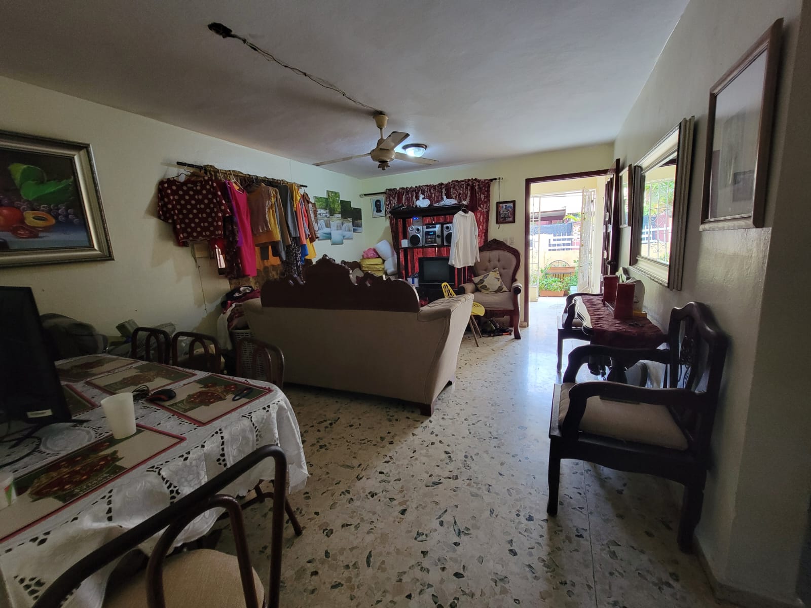 VENDO CASA EN ISSFAPOL STO. DGO. ESTE. PROXIMO A LA CHARLES DE GAULLE Foto 7302311-8.jpg