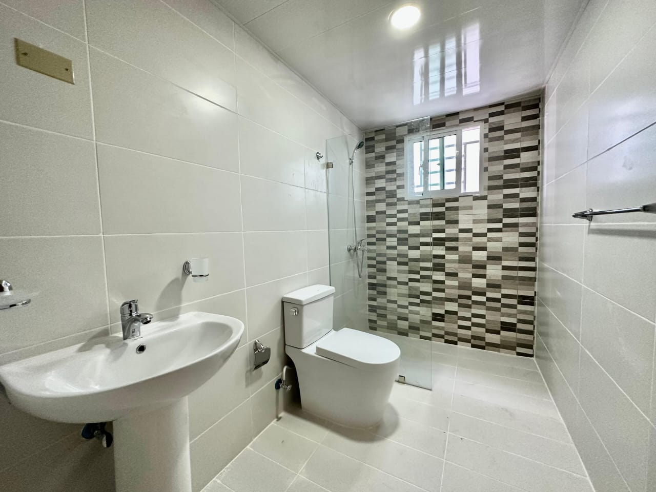 Apartamento de 120 m con Terraza Privada de 24 m – Próximo al Mirador  Foto 7302313-3.jpg