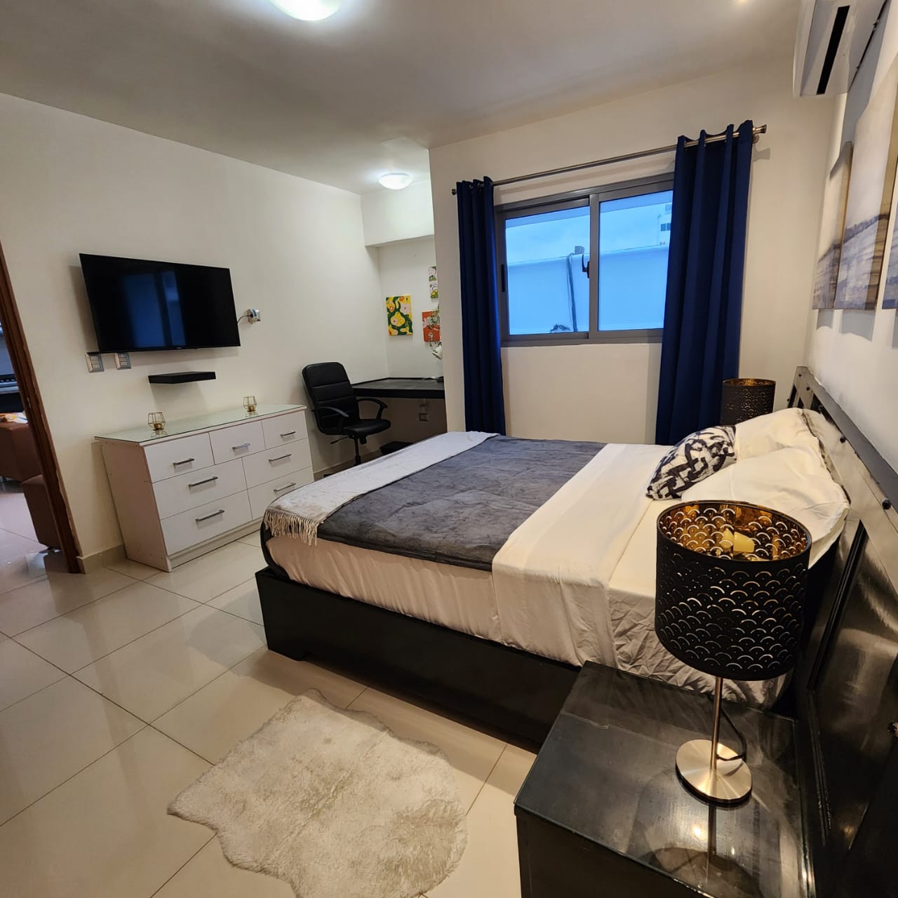 Prestigioso apto amueblado en Gazcue Foto 7302465-4.jpg