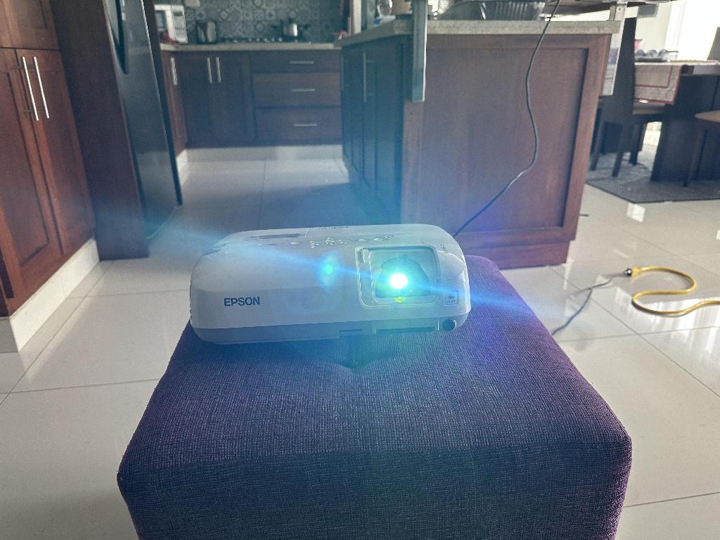 Proyector Epson S6 Powerlite 2200 lumens en Jarabacoa Foto 7302498-2.jpg