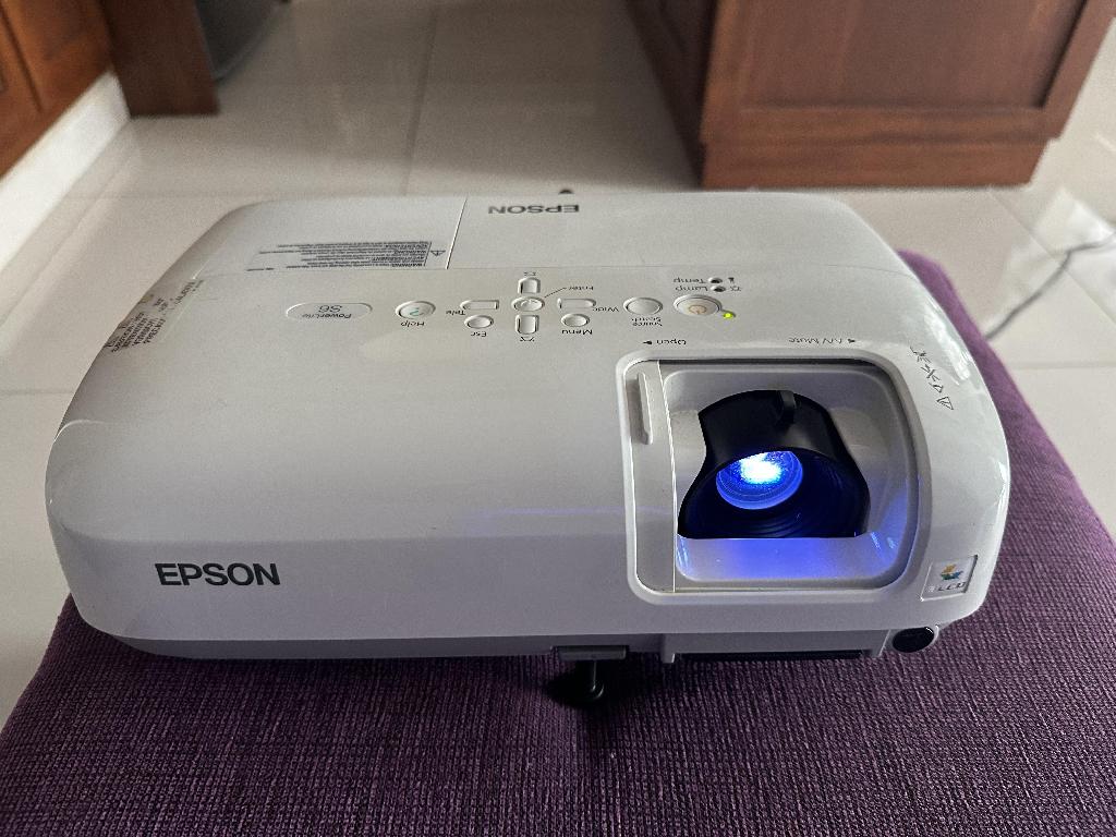 Proyector Epson S6 Powerlite 2200 lumens en Jarabacoa Foto 7302498-4.jpg