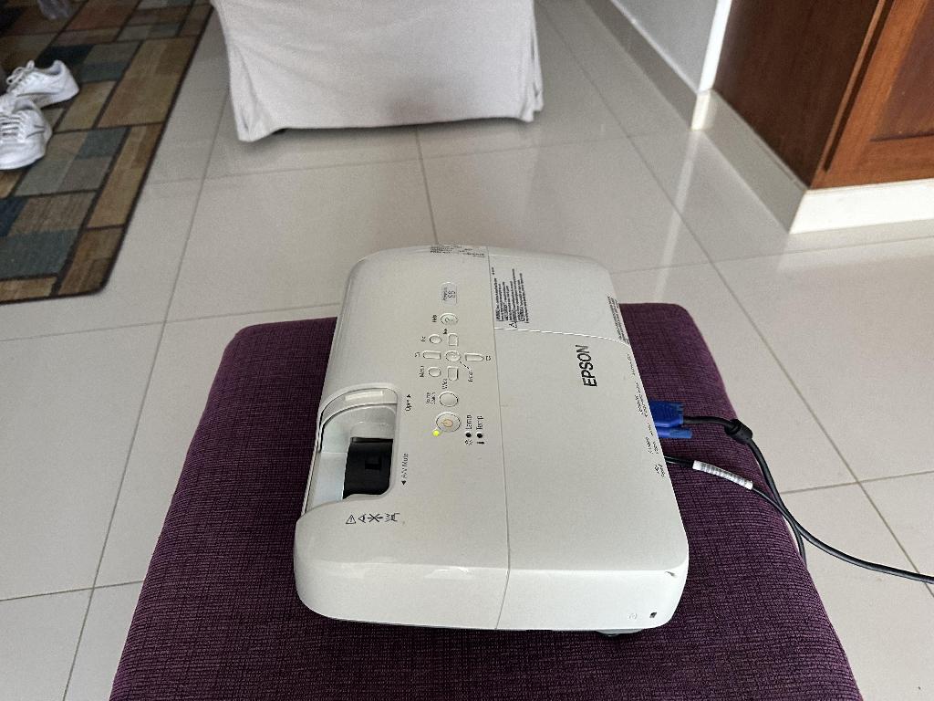 Proyector Epson S6 Powerlite 2200 lumens en Jarabacoa Foto 7302498-5.jpg