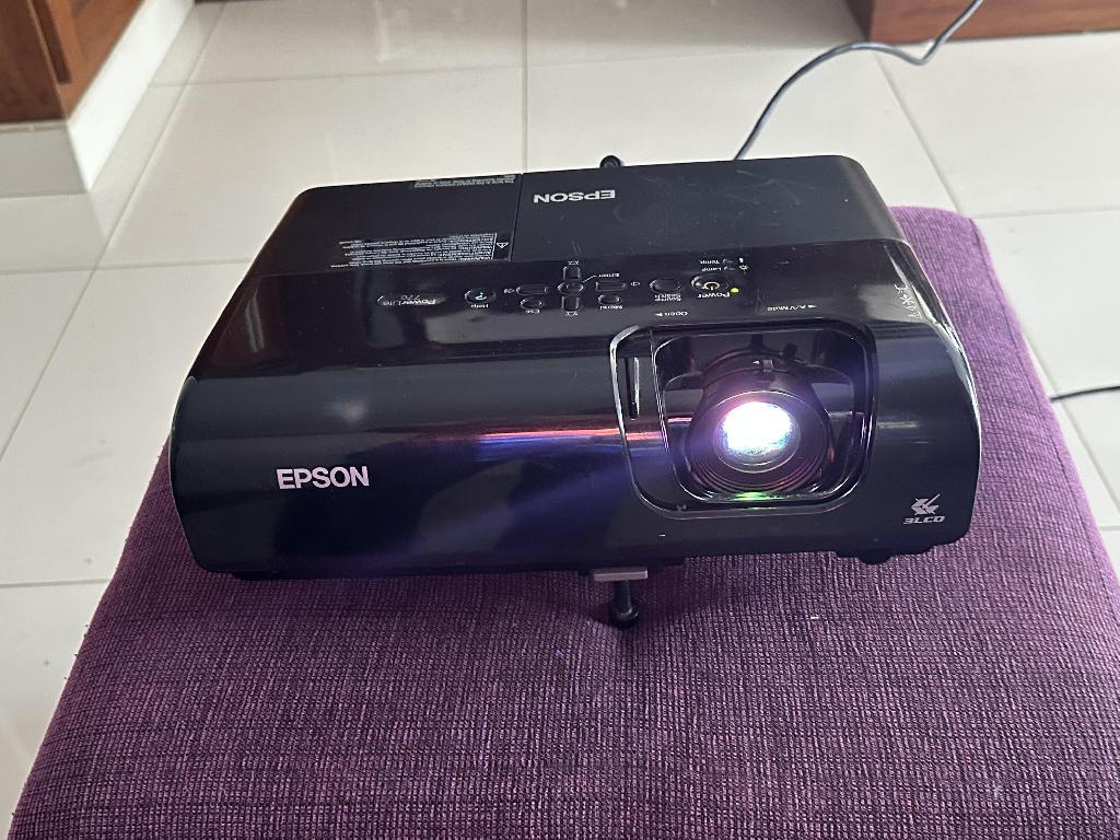 Proyector Epson Powerlite 77C en Jarabacoa Foto 7302499-2.jpg