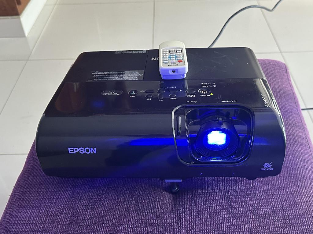 Proyector Epson Powerlite 77C en Jarabacoa Foto 7302499-4.jpg