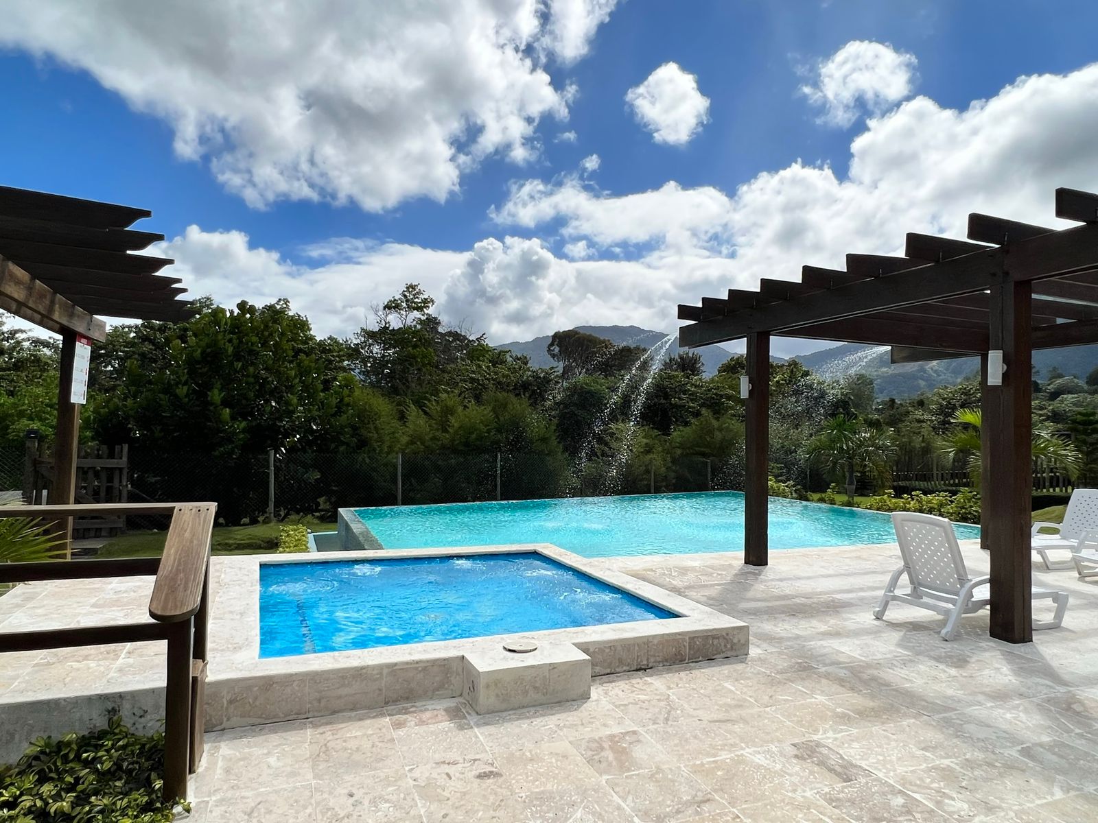 VENDO HERMOSA VILLA AMUEBLADA EN JARABACOA Foto 7302689-12.jpg