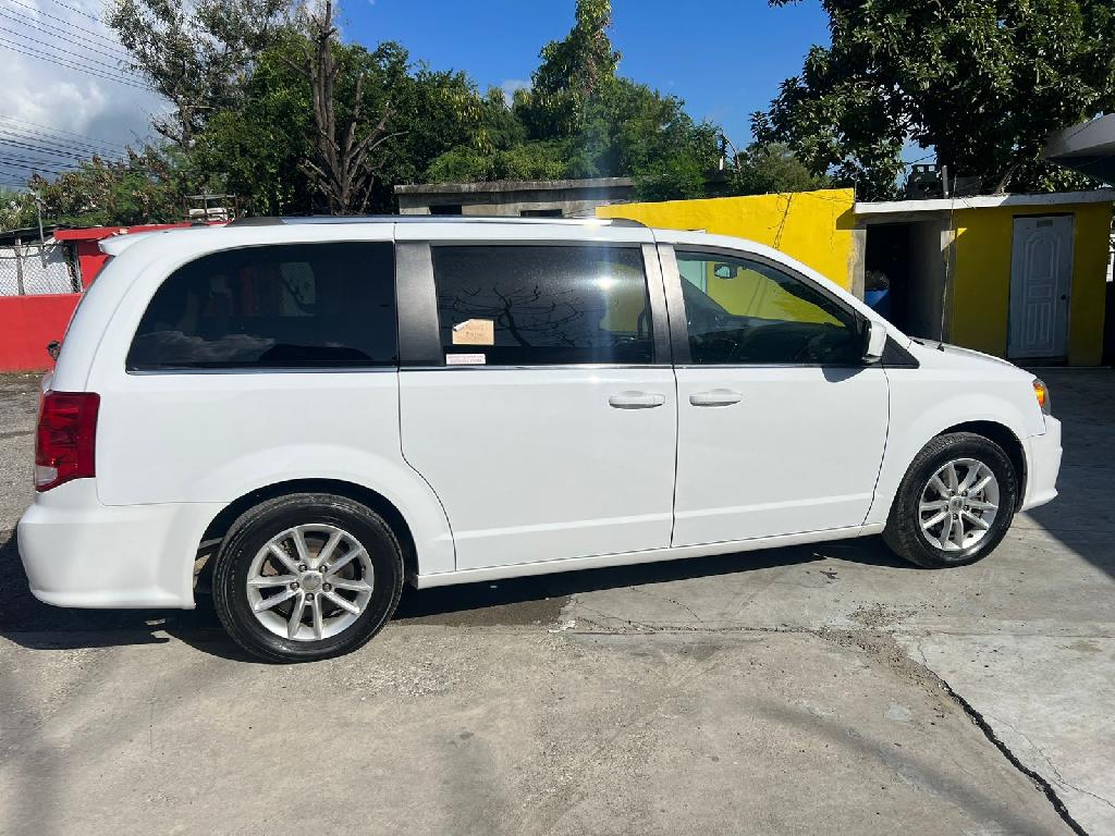 DODGE GRAND CARAVAN 2018 Foto 7302793-2.jpg