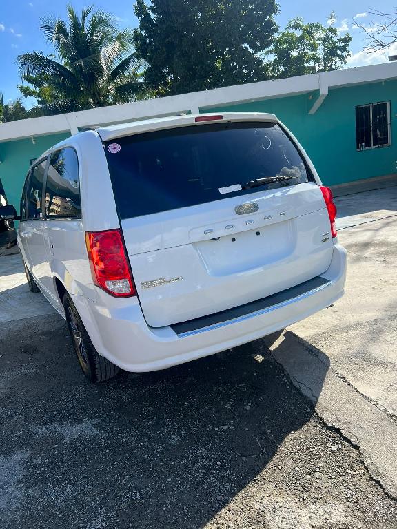 DODGE GRAND CARAVAN 2018 Foto 7302793-3.jpg