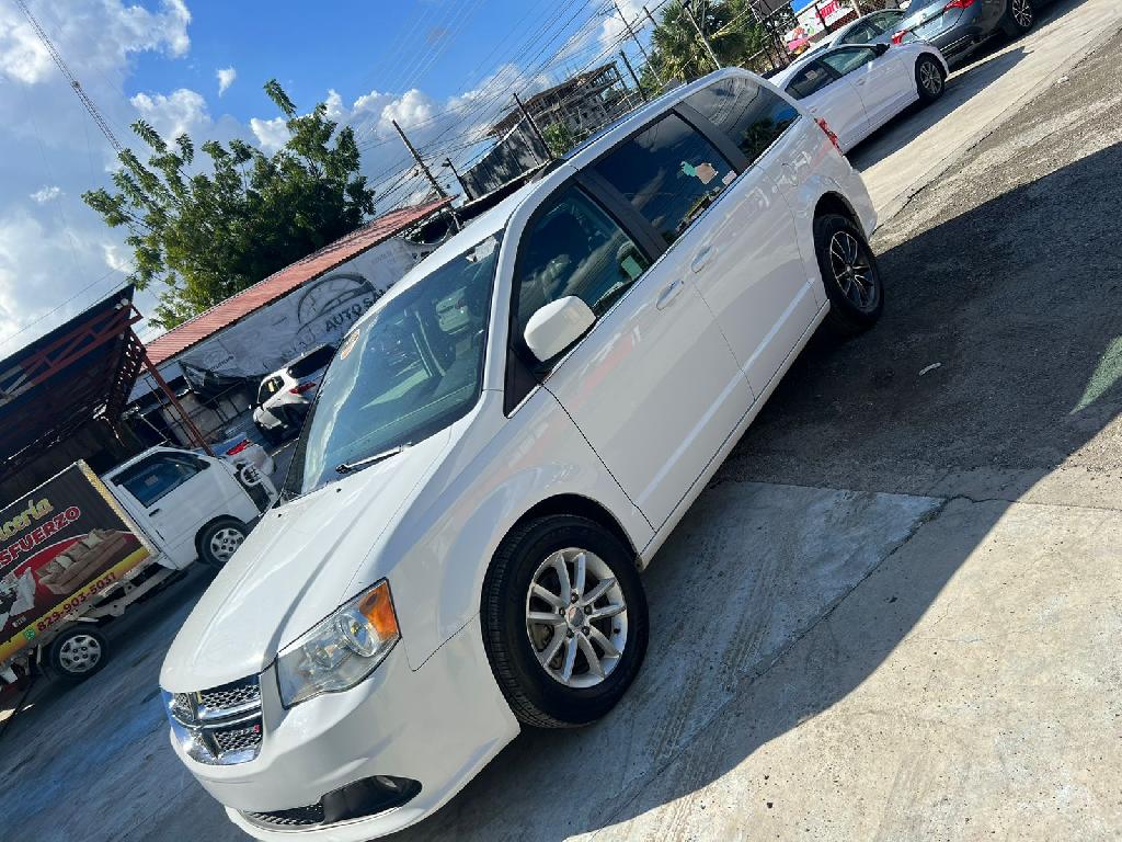 DODGE GRAND CARAVAN 2018 Foto 7302793-4.jpg
