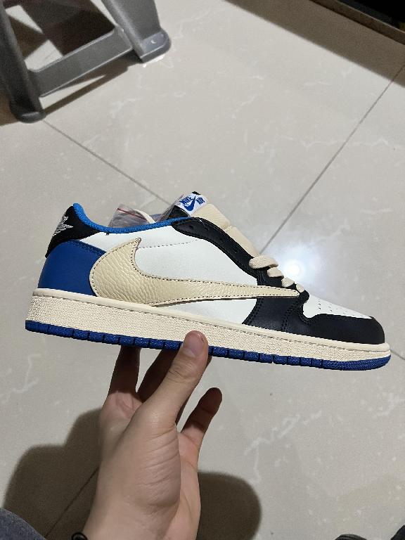Nike 1 Travis Scott Foto 7302814-1.jpg