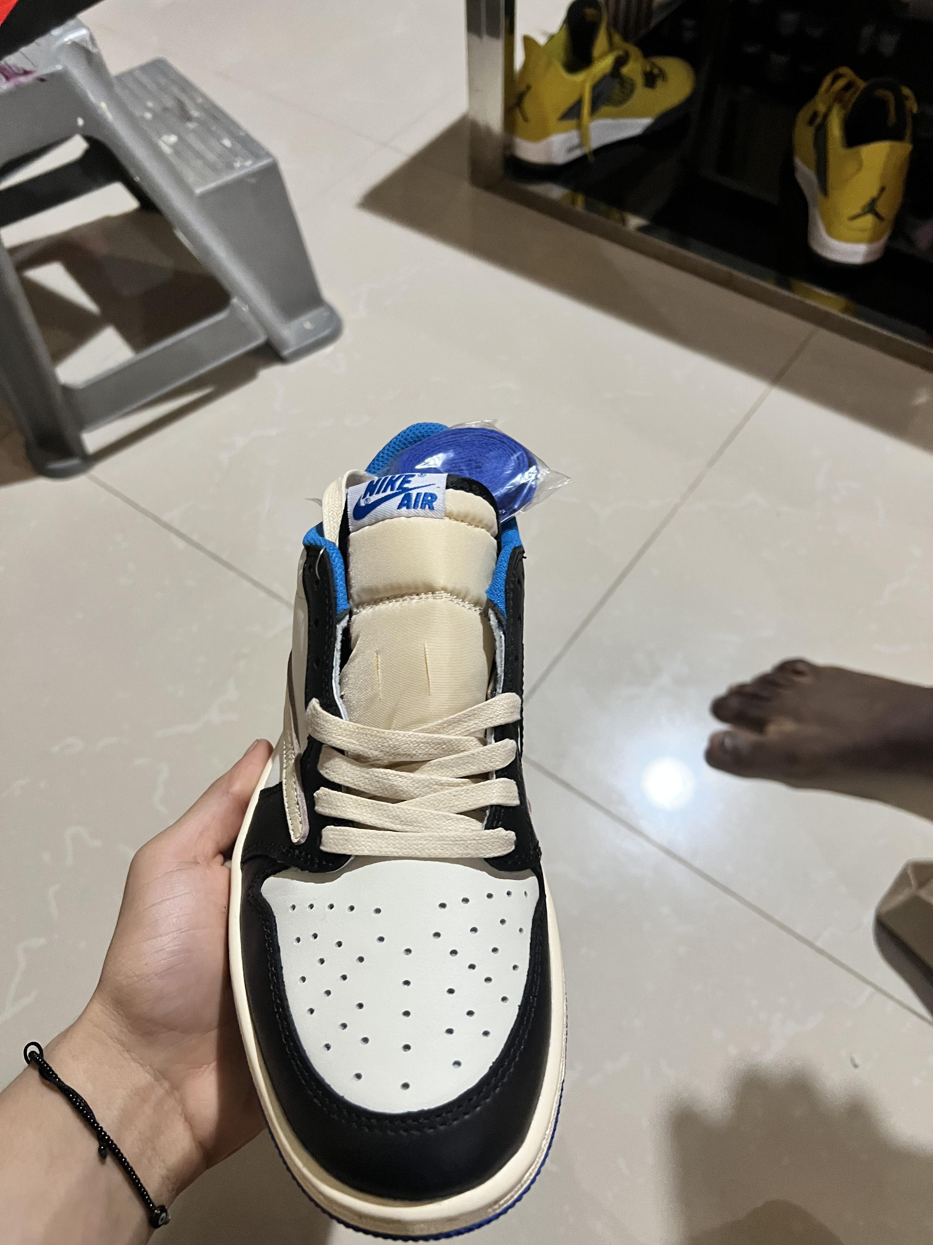 Nike 1 Travis Scott Foto 7302814-3.jpg