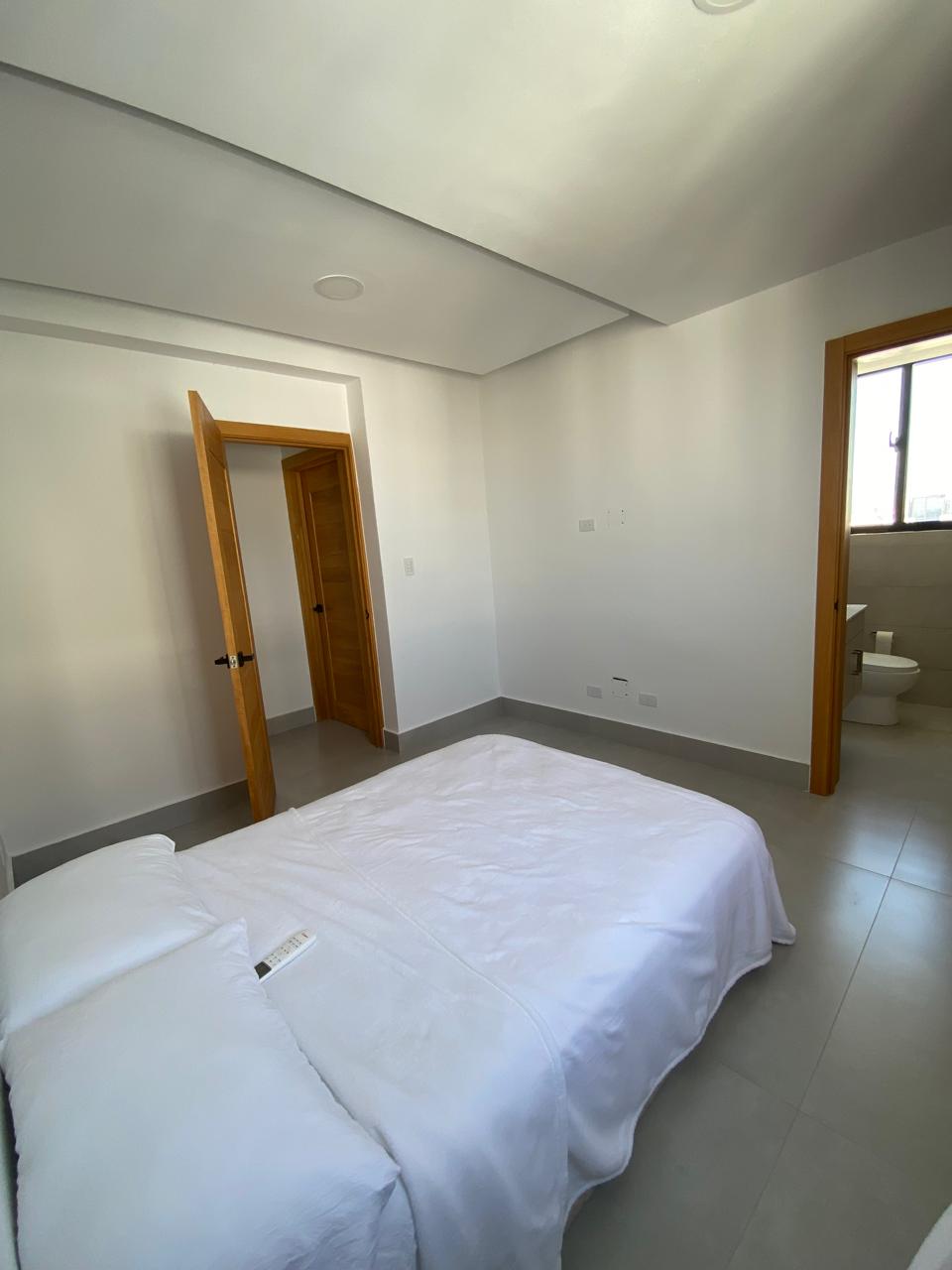 De Oportunidad! Venta de Penthouse en Evaristo Morales Santo Domingo Foto 7303020-3.jpg