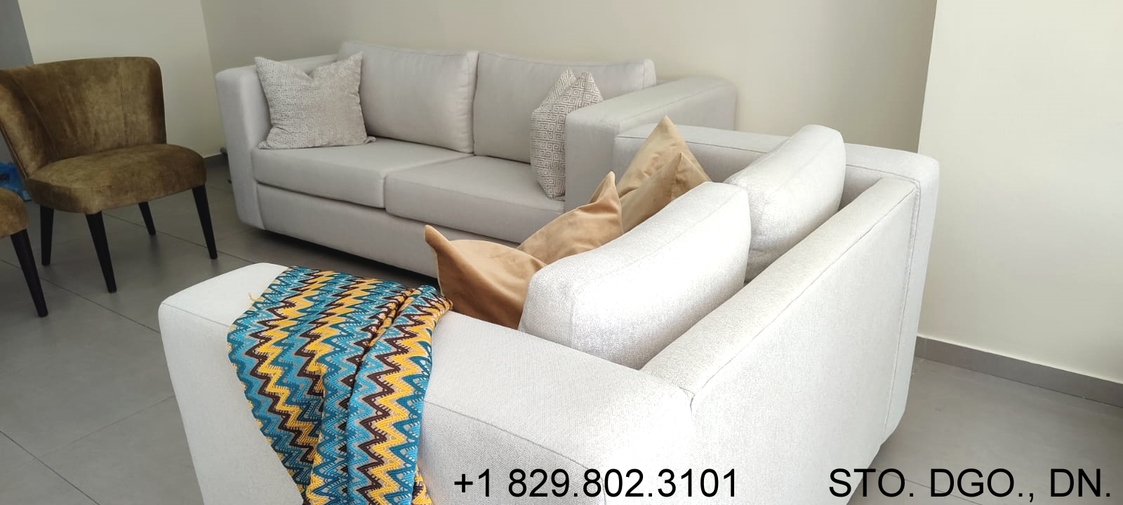 Vendo hermoso juego de muebles y sillas para sala Foto 7303180-3.jpg