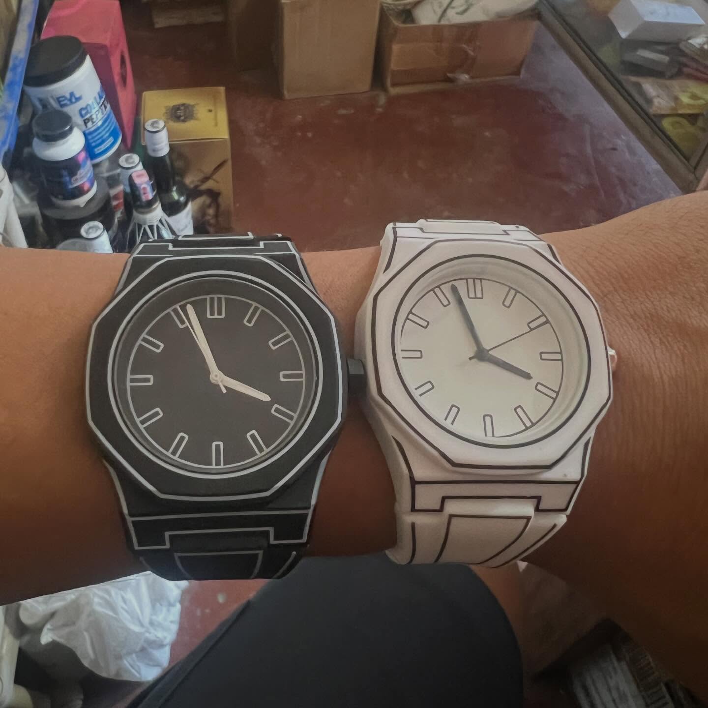 Reloj minimalista diseño bidimensional 2D pulsera de silicona Foto 7303473-2.jpg
