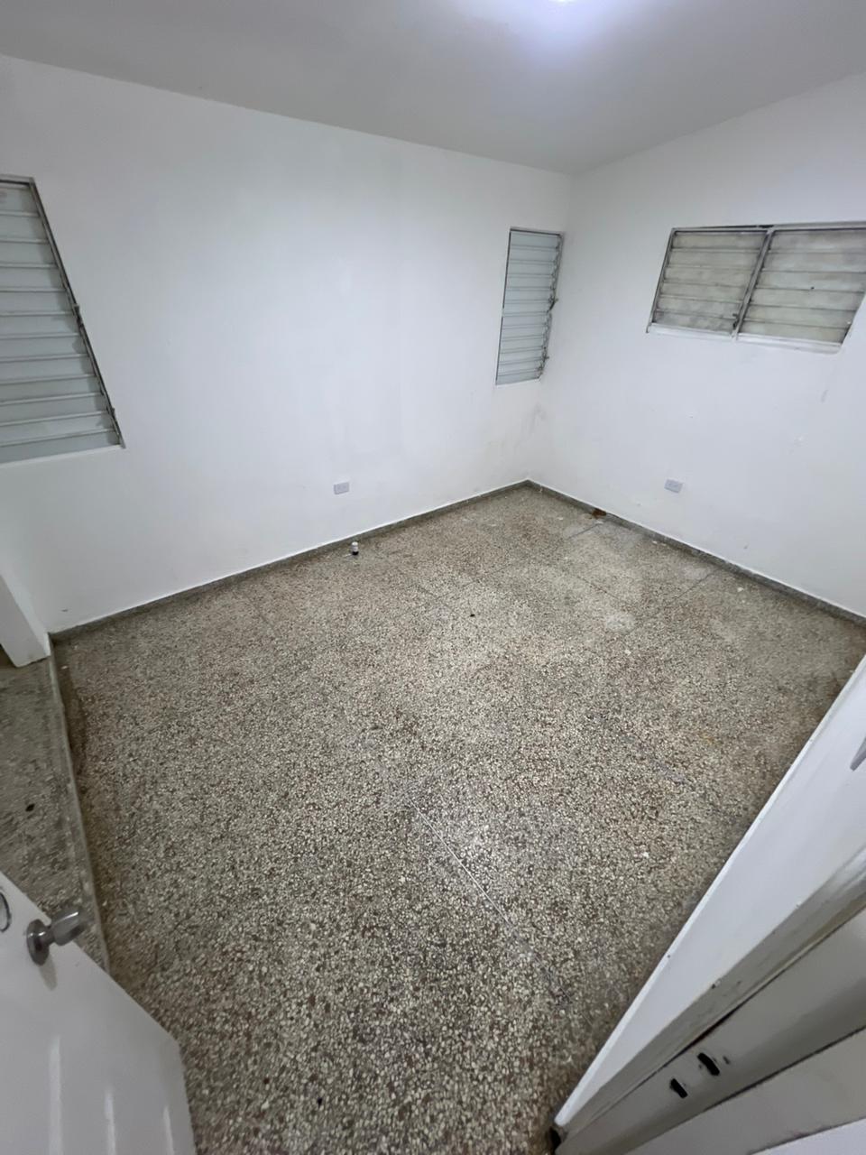 En Alquiler Local Comercial de 325 Mt2 en Mirador Sur Foto 7303488-11.jpg