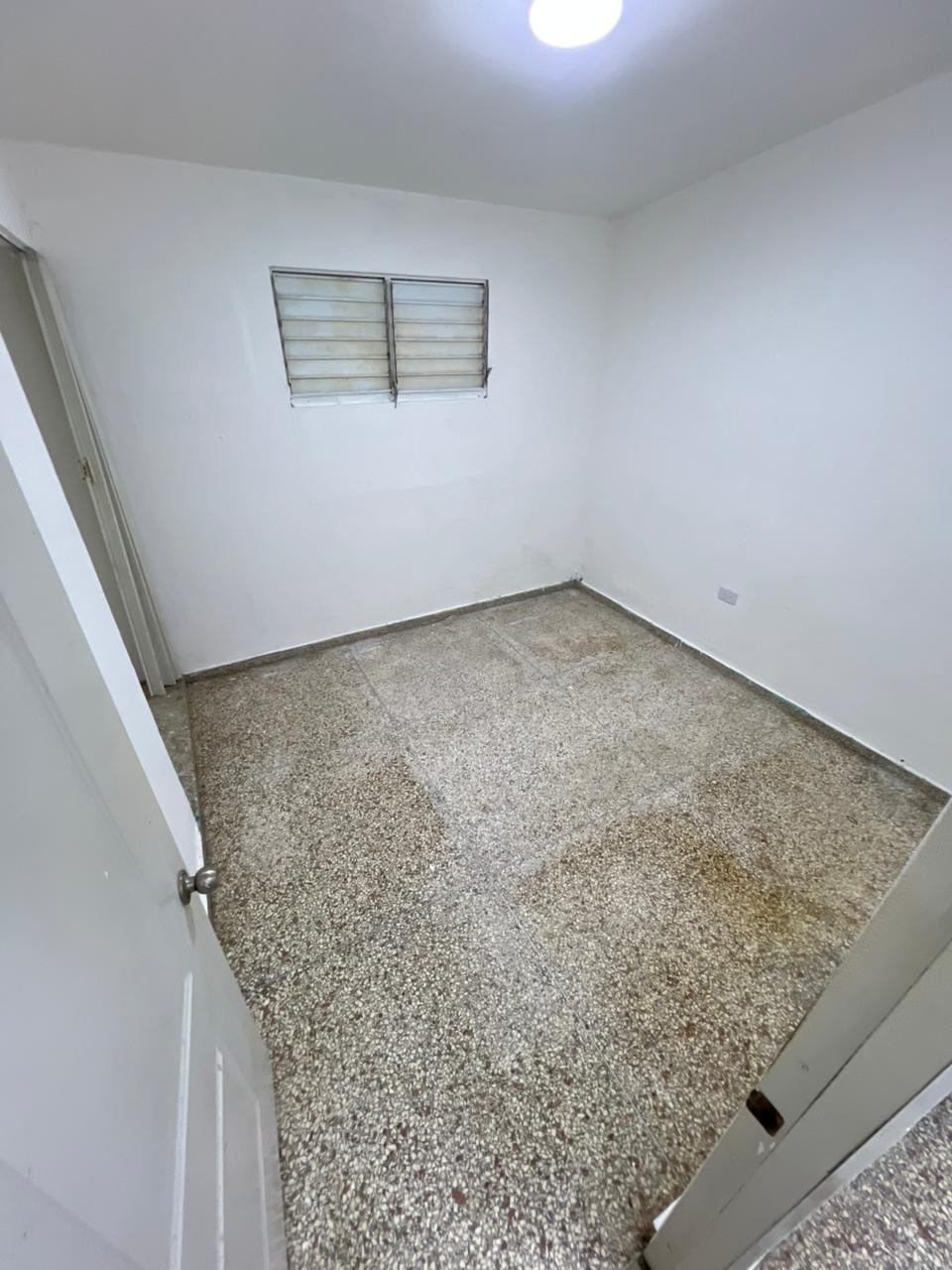 En Alquiler Local Comercial de 325 Mt2 en Mirador Sur Foto 7303488-12.jpg