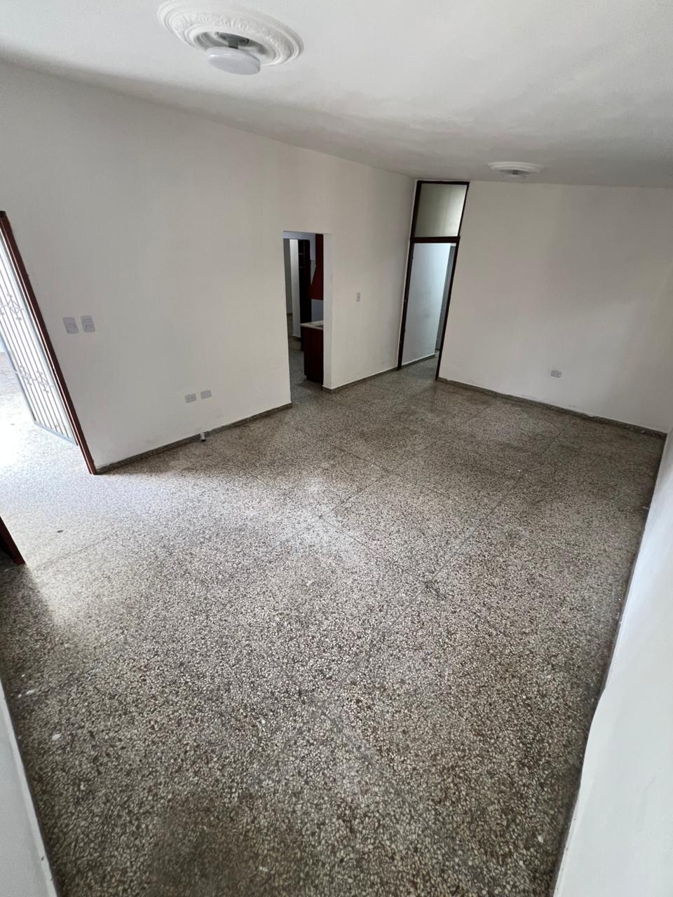 En Alquiler Local Comercial de 325 Mt2 en Mirador Sur Foto 7303488-2.jpg