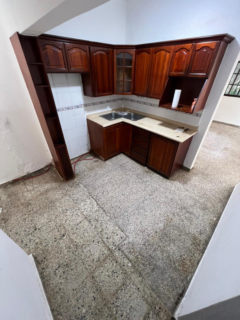 En Alquiler Local Comercial de 325 Mt2 en Mirador Sur Foto 7303488-4.jpg